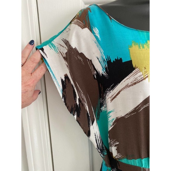 Boutique Dress With Self Tie Sash Large Colorful Abstract Design NWOT - Picture 3 of 10